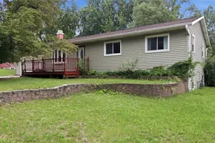 1413 Raedel Rd, Eau Claire, WI 54703 - Photo 2