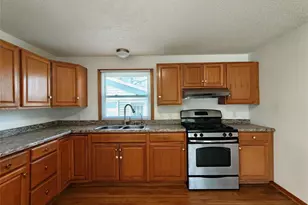 2212 Bartlett Ave, Altoona, WI 54720 - Photo 6