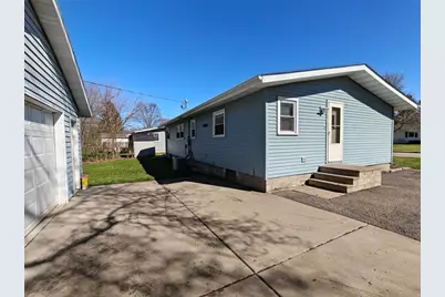 2212 Bartlett Avenue, Altoona, WI 54720 - Photo 4