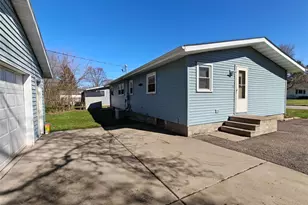 2212 Bartlett Ave, Altoona, WI 54720 - Photo 4