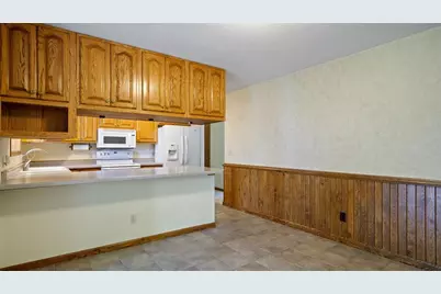1811 Grandview Drive, Eau Claire, WI 54703 - Photo 8