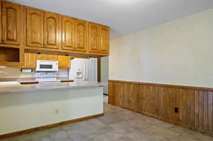 1811 Grandview Dr, Eau Claire, WI 54703 - Photo 8
