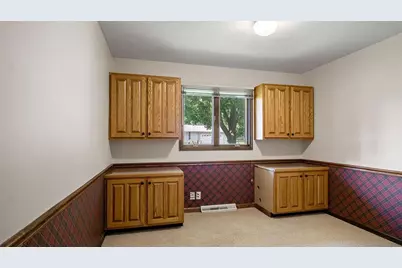 1811 Grandview Drive, Eau Claire, WI 54703 - Photo 28