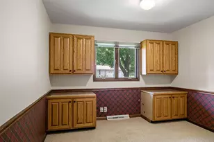 1811 Grandview Dr, Eau Claire, WI 54703 - Photo 28