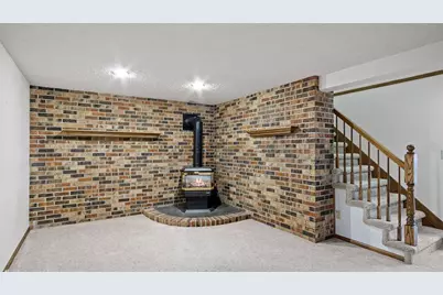 1811 Grandview Drive, Eau Claire, WI 54703 - Photo 38