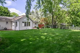 1811 Grandview Dr, Eau Claire, WI 54703 - Photo 20