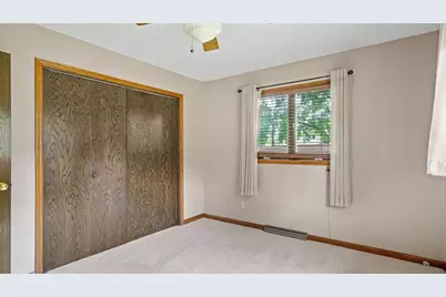 1811 Grandview Drive, Eau Claire, WI 54703 - Photo 36