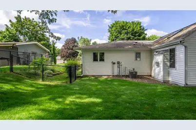 1811 Grandview Drive, Eau Claire, WI 54703 - Photo 22