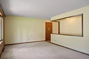 1811 Grandview Dr, Eau Claire, WI 54703 - Photo 4