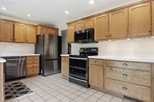 212 Country Club Ln, Altoona, WI 54720 - Photo 10