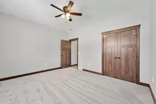 1137 Craven Ct, Eau Claire, WI 54703 - Photo 6