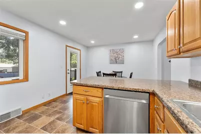 2129 E Lexington Boulevard, Eau Claire, WI 54701 - Photo 12