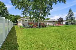 2129 E Lexington Blvd, Eau Claire, WI 54701 - Photo 32