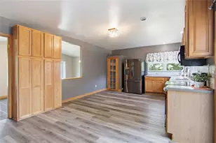 314 W Yellow St, Cadott, WI 54729 - Photo 8