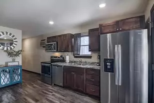 515 Putnam St, Eau Claire, WI 54703 - Photo 2