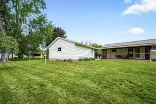 1602 Drury Ct, Eau Claire, WI 54703 - Photo 6