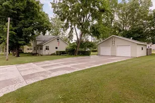 2216 3rd St, Menomonie, WI 54751 - Photo 54