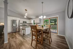 232 Lamans Ln, Eau Claire, WI 54703 - Photo 12
