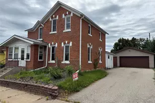 909 W Main St, Arcadia, WI 54612 - Photo 2
