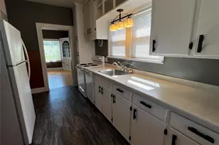 808 Dodge St, Eau Claire, WI 54701 - Photo 4