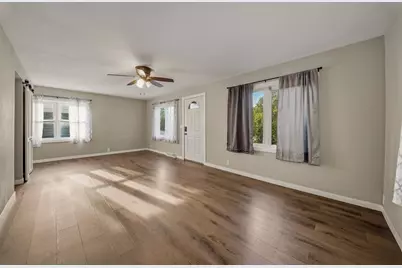 2446 Marquette Street, Eau Claire, WI 54703 - Photo 12