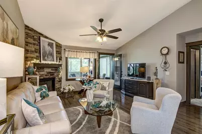 4852 Waylon Street, Eau Claire, WI 54703 - Photo 8