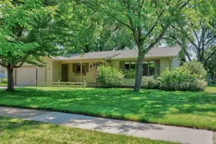 921 E Tyler Ave, Eau Claire, WI 54701 - Photo 2