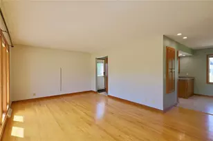 1538 Drury Ct, Eau Claire, WI 54703 - Photo 2