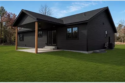 9160 S 24th Avenue, Eau Claire, WI 54703 - Photo 2