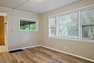 309 Marston Ct, Eau Claire, WI 54701 - Photo 8