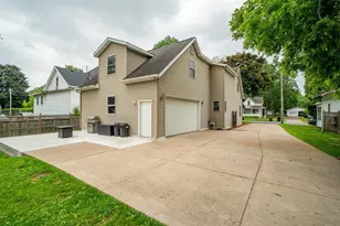 1015 Wilson Ave, Menomonie, WI 54751 - Photo 2