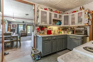 919 Summer St, Eau Claire, WI 54701 - Photo 2