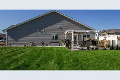 4897 Field Crest Lane, Eau Claire, WI 54701 - Photo 8