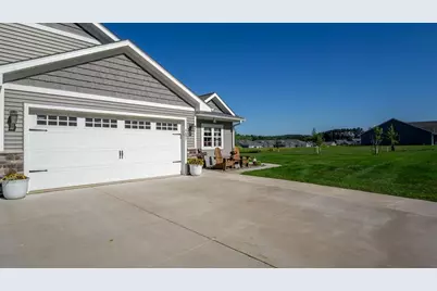 4897 Field Crest Lane, Eau Claire, WI 54701 - Photo 10