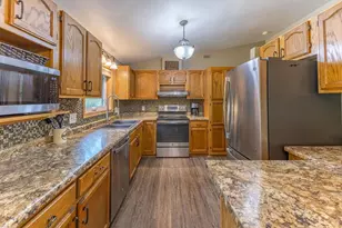 W764A Valley Dr, Fountain City, WI 54629 - Photo 4