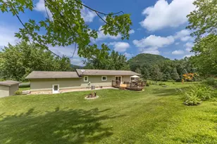 W764A Valley Dr, Fountain City, WI 54629 - Photo 52