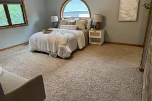 884 Windsor Forest Dr, Altoona, WI 54720 - Photo 12