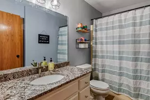 884 Windsor Forest Dr, Altoona, WI 54720 - Photo 18