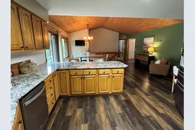 884 Windsor Forest Drive, Altoona, WI 54720 - Photo 8