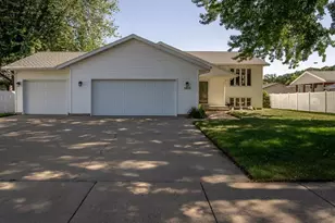 1811 Mitscher Ave, Eau Claire, WI 54701 - Photo 2