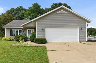 201 Jersey Ln, Elk Mound, WI 54739 - Photo 1
