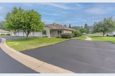 4530 E Robin Meadows Lane, Eau Claire, WI 54701 - Photo 2