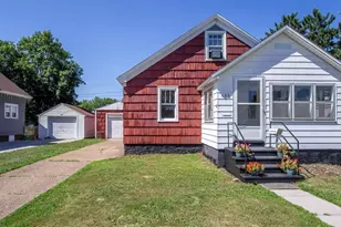 520 W Cedar St, Chippewa Falls, WI 54729 - Photo 2