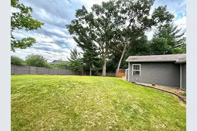 718 Farr Court, Eau Claire, WI 54701 - Photo 10
