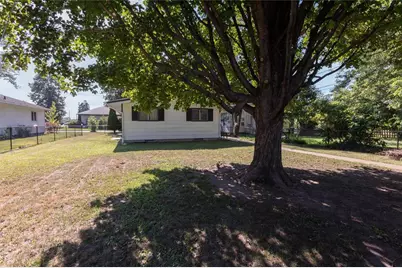 1608 Tainter Street, Menomonie, WI 54751 - Photo 34