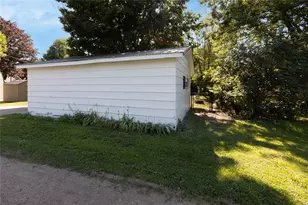 1608 Tainter St, Menomonie, WI 54751 - Photo 42