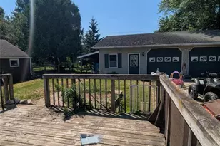 418 E School St, Thorp, WI 54777 - Photo 10