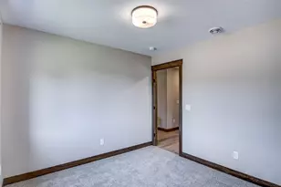 700 Sequoia Dr, Altoona, WI 54720 - Photo 20