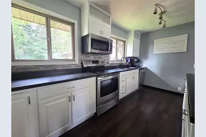 510 Skyview Avenue, Cameron, WI 54822 - Photo 4