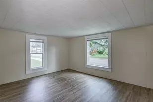 317 Stanley St, Chippewa Falls, WI 54729 - Photo 2